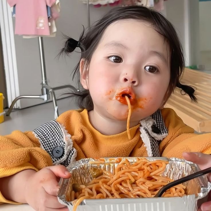 Nắng hôm nay không gắt bằng lòng người đâu