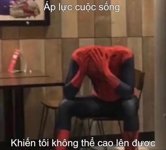 Người nhện chỉ tay, còn tôi chỉ biết cười