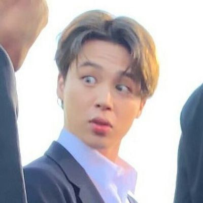 Sự im lặng sau tin sốc là đặc sản tinh thần