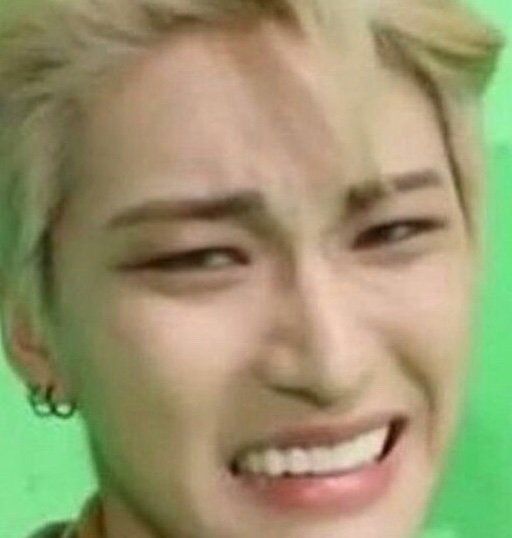 Tập cười dù tim không muốn thế