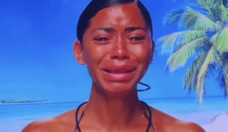 Thấy người khác hạnh phúc, lòng em chênh vênh