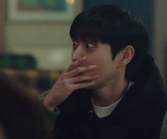 Tôi vừa hết bất ngờ thì có thêm cái nữa