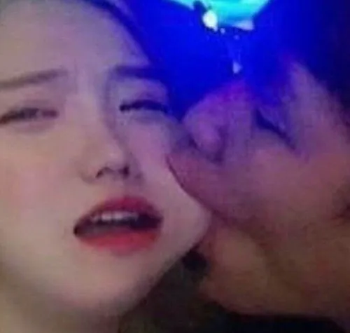 Meme hôn trộm hôn hụt