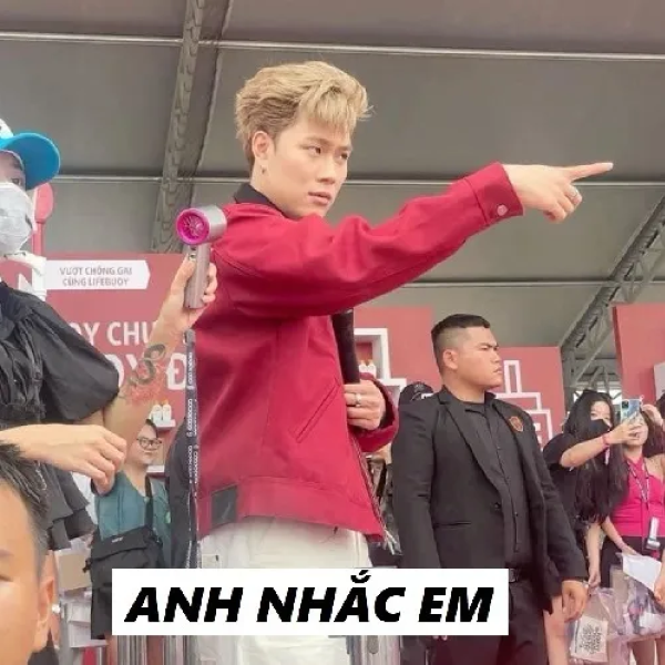 Anh nhắc em meme 22