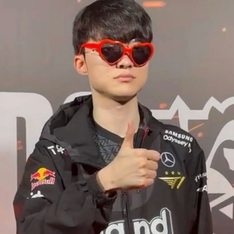 Faker meme hài hước