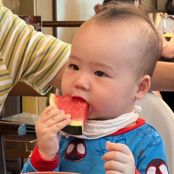 Meme ăn hài hước