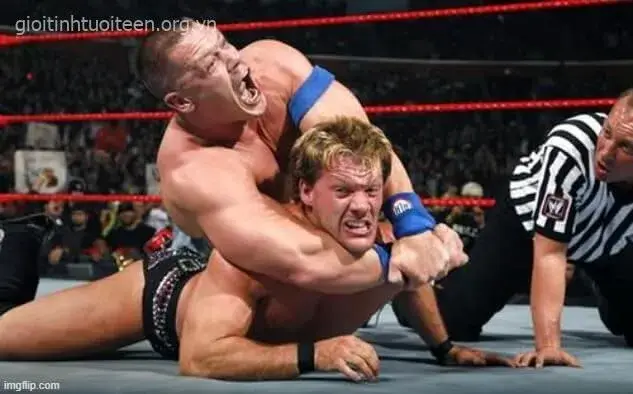 Meme bóp cổ thích thú