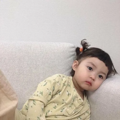 Meme bé Hàn tròn xoe