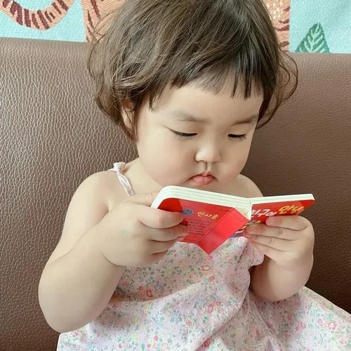 Meme bé Hàn mê mẩn