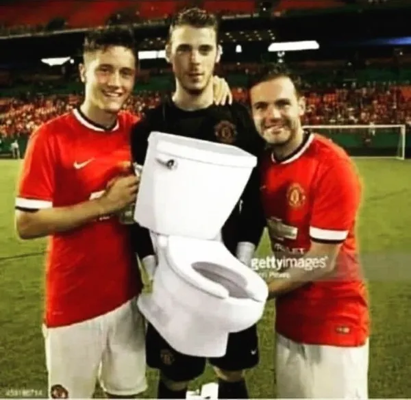 Meme MU hài hước cà khịa