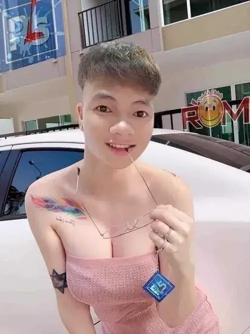 Từ trào lưu múa quạt đến ảnh troll Khá Bảnh vẫn không biến mất