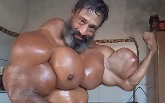 Cơ bắp cuồn cuộn