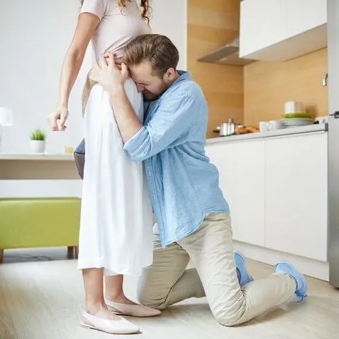 Meme quỳ người yêu